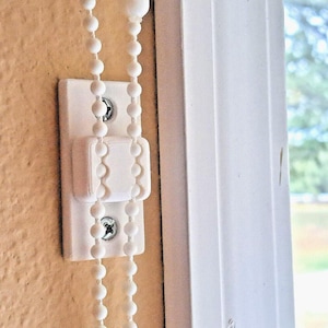 Window Blinds Holder 3 Pack Ball Chain Secures Manages Roller Shades