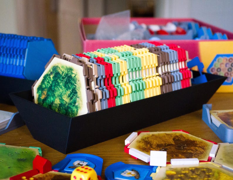 Soportes hexagonales (paquete de 19 o combo completo) para la organización de juegos de mesa de asentamiento y comercio basados en hexágonos. imagen 1