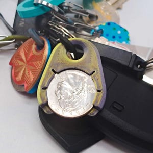 Coin Holder Keychain 4 Pack Quarter Keeper Minimalist for Shopping Carts image 1