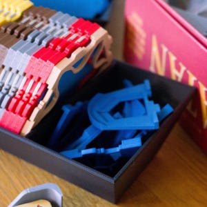 Soportes hexagonales (paquete de 19 o combo completo) para la organización de juegos de mesa de asentamiento y comercio basados en hexágonos. imagen 3