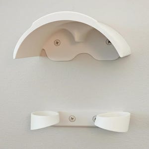 Wall Mounted VR Headset Holder Stand | Virtual Reality Gaming Room Wall Storage | Gamer Gift for Media or TV Room image 3