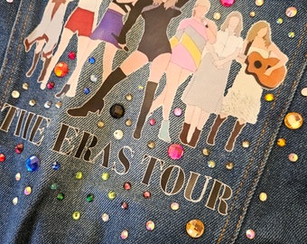 Giacca in denim per bambini ERAS Tour / Giacca Taylor con strass personalizzata / Giacca ERAS Tour unica in taglia giovanile / Abbigliamento Swift personalizzato per ragazze