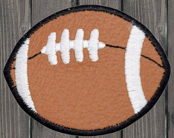 Patch bordado de futebol de 2 polegadas | Aplique esportivo para passar a ferro ou costurar em jaquetas, mochilas e artesanatos DIY
