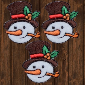 ミニスノーマン刺繍パッチセット、3パックアイロン接着クリスマスアップリケ、ヒイラギと雪の結晶付き、ジャケット、帽子、バッグ、ホリデーデコレーション用