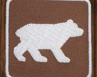 Bear Viewing Embroidered Patch, 2" Iron On Wildlife Park Sign Badge for Jackets, Backpacks, Outdoor Gear, Nature Hikes, Camping Collectible