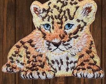 Parche termoadhesivo de cachorro de guepardo, insignia bordada de leopardo, jaguar y puma para chaquetas, sombreros y bolsos. Parche de felino salvaje de 5,3 cm.
