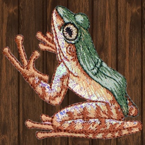 Shiny Frog Iron On Patch, 2&quot; Embroidered Amphibian Applique Badge for Jackets, Backpacks, Hats, Nature Patch for Collectors, Frog Decor