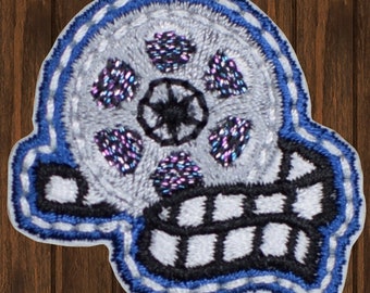 Mini Film Reel Iron On Patch, 1.25" Embroidered Cinema Theater Movie Applique Badge for Backpacks, Jackets, Film Buffs, DIY Crafts