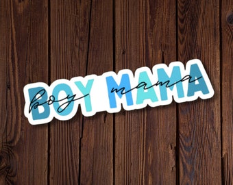 Pegatina "Boy Mama" con letras mayúsculas azules y fuente cursiva - Resistente al agua ~ Para portátil, botella de agua ~ Disponible en paquetes individuales, de 2, 4 o 6