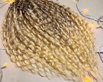 Set of curly Dreadlocks 55 cm (21,65 inch) Syntetic curly Hair extensions double ended  Natural color from medium brown to honey blonde