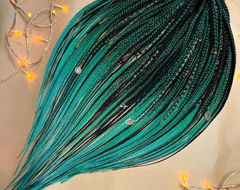 Synthetic braids Color ombre dark green to emerald to bright turquoise Double or single ended light and soft Full set DE classic Reusable