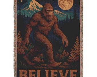 Manta de Pie Grande / Tapiz retro de Sasquatch Críptido / Arte de pared paranormal Believe OVNI Decoración del hogar