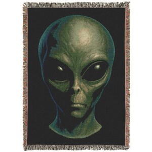 Retro Alien Woven Blanket: UFO Decor, Sci-Fi Throw