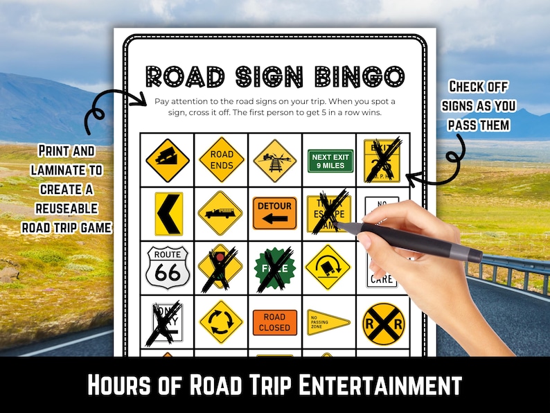 K&ouml;nnte beinhalten: Ein Road-Sign-Bingo-Spiel mit verschiedenen gelb-schwarzen Stra&szlig;enschildern. Das Spiel enth&auml;lt den Text "Road Sign Bingo" und "Hours of Road Trip Entertainment". Eine Hand markiert Schilder mit einem schwarzen Stift.