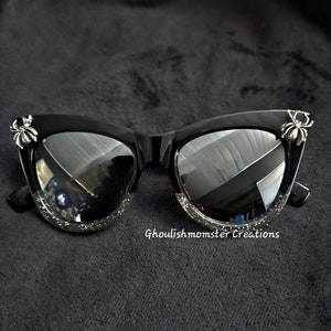 Arachnid Glitter Bottom Sunnies