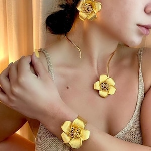 Jewellery set - Necklace, Bracelet, Earrings & Ring