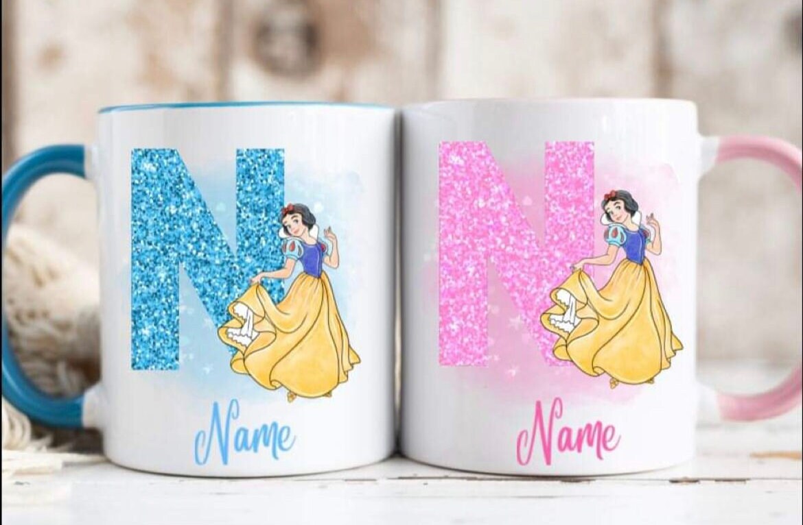 白雪姫をモチーフにしたパーソナライズマグカップ（ブルーまたはピンク