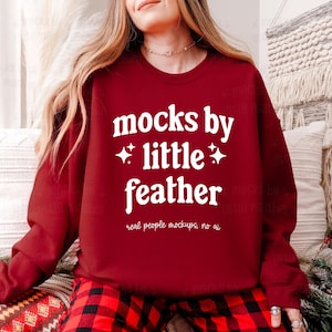 Cardinal Red Gildan 18000 Weihnachten Crewneck Mockup | G180 Sweatshirt MockUp | Echtes Modell Pullover Mock-Ups | Trendige Herbstferien Ästhetik