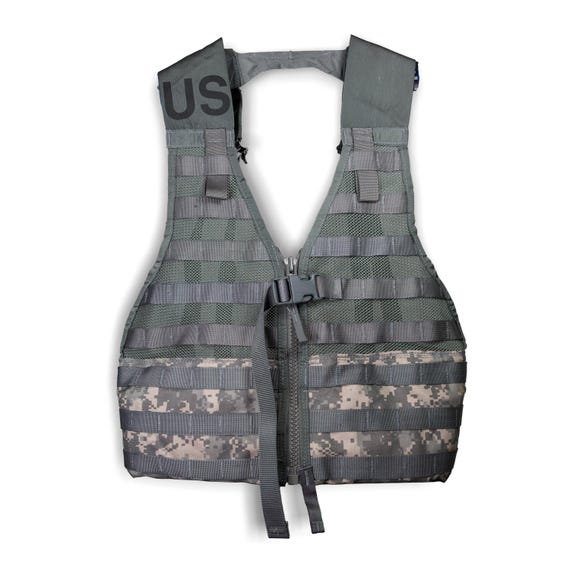 本物の米陸軍戦闘用ロードキャリアベスト Molle II ACU UCP デジタル