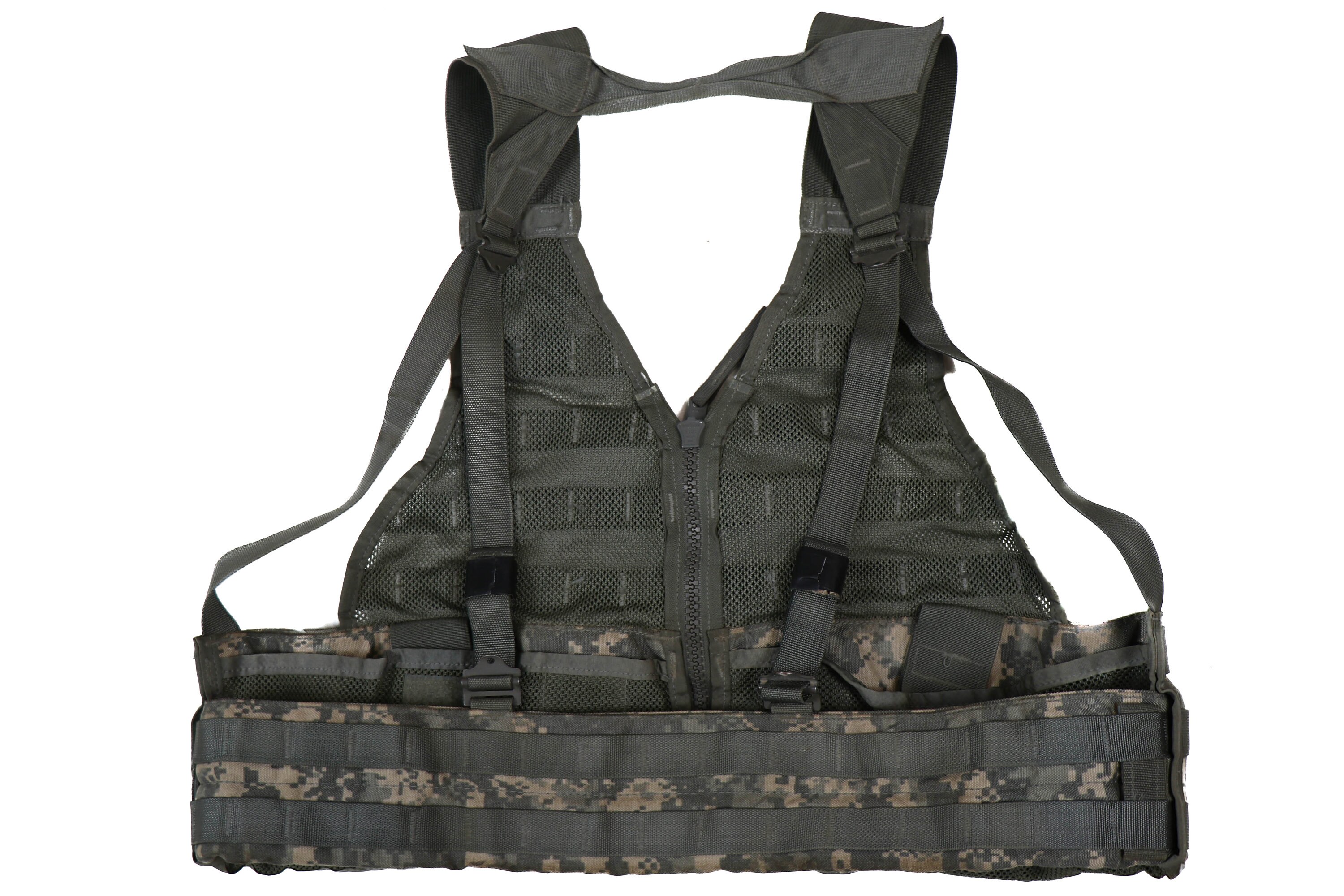 本物の米国陸軍戦闘用ロードキャリアベスト Molle II ACU UCP デジタル