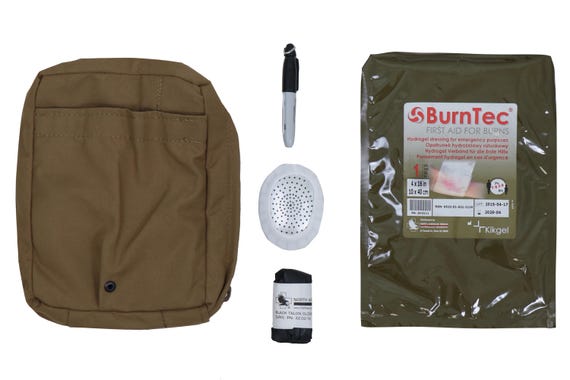 米軍　未使用品　USMC FIRST AID KIT 1FAK 送料無料 米軍 未使用品 USMC FIRST AID KIT 1FAK 送料無料