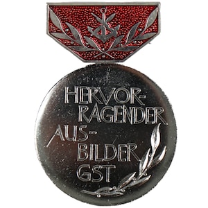 Authentic East German Army GST Silver Ausbilder Medal NVA DDR Uniform Insignia Award Medal Badge Wreath Military Germany