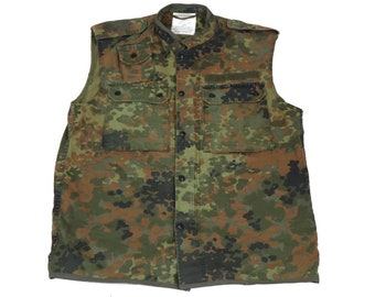 Original dunkelbraune Flecktarnweste der Bundeswehr im Tarnmuster