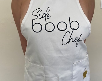 Tablier Side Boob Chef en logo noir sur blanc