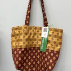 Angel Arms Works: Karen Guzak&#39;s beautiful tote bags