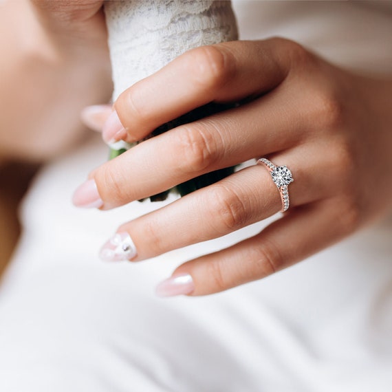 2 carat center stone diamond ring online