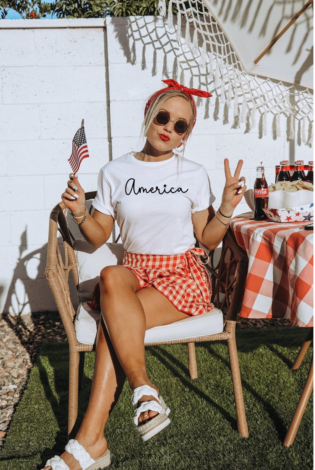 Women's America Graphic T-Shirt - Patriotic 4th Of July Tee With Vintage Design