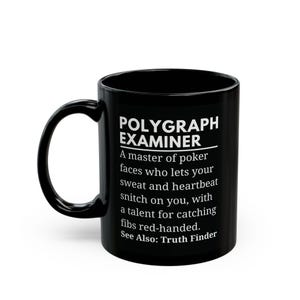 Peut inclure: Une tasse en céramique blanche avec une anse noire et le texte "But First, Coffee" en noir, en gras. La tasse est posée sur une surface en bois. La tasse mesure environ 10 cm de haut.