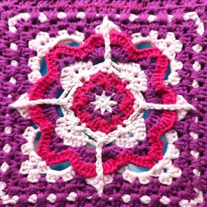 SAGITTARIO Schema all&#39;uncinetto Grandma Square - Design ispirato allo zodiaco - Istruzioni in inglese