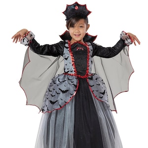 Girl&#39;s Vampire Costume size 3/4