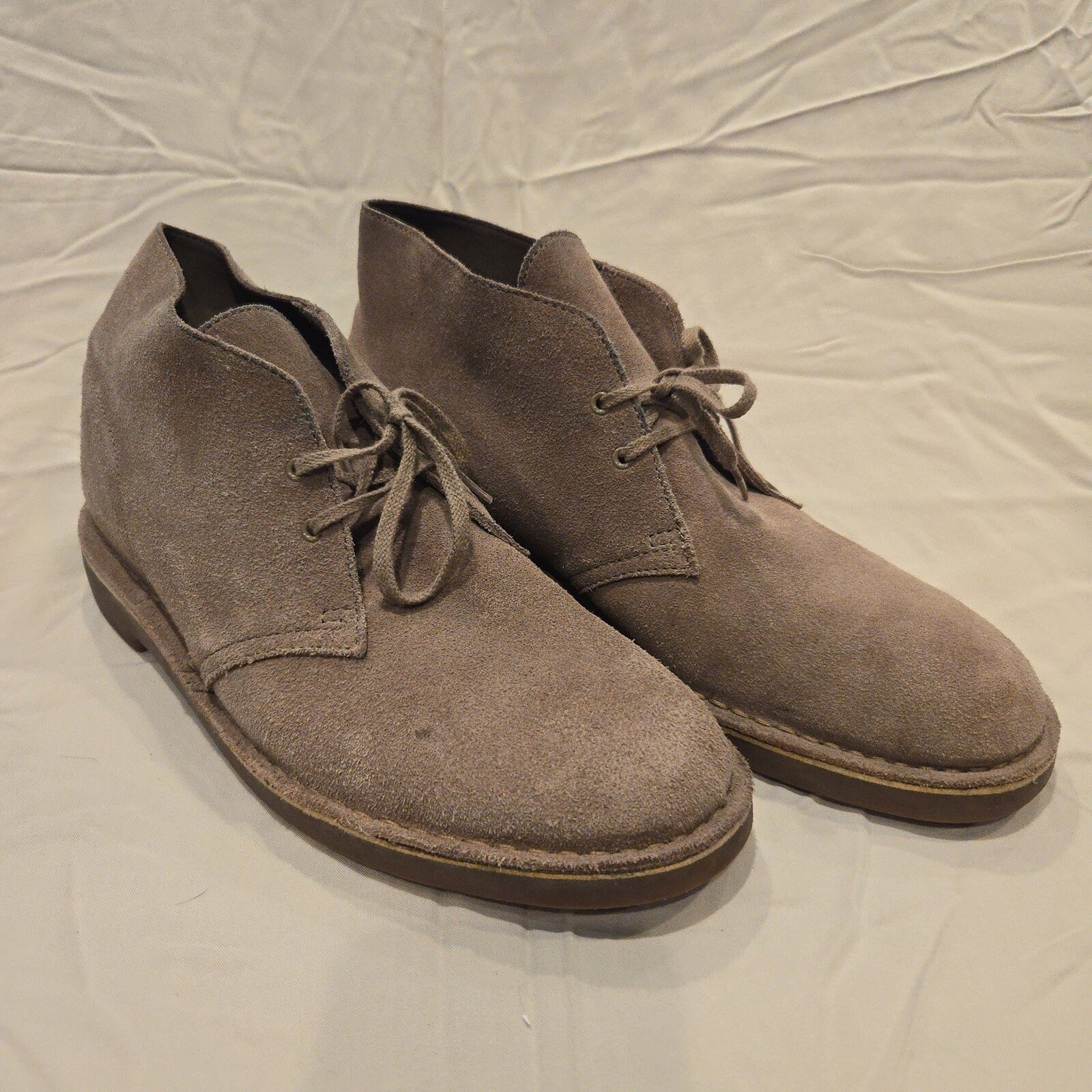 clarks bushacre 2 sand suede