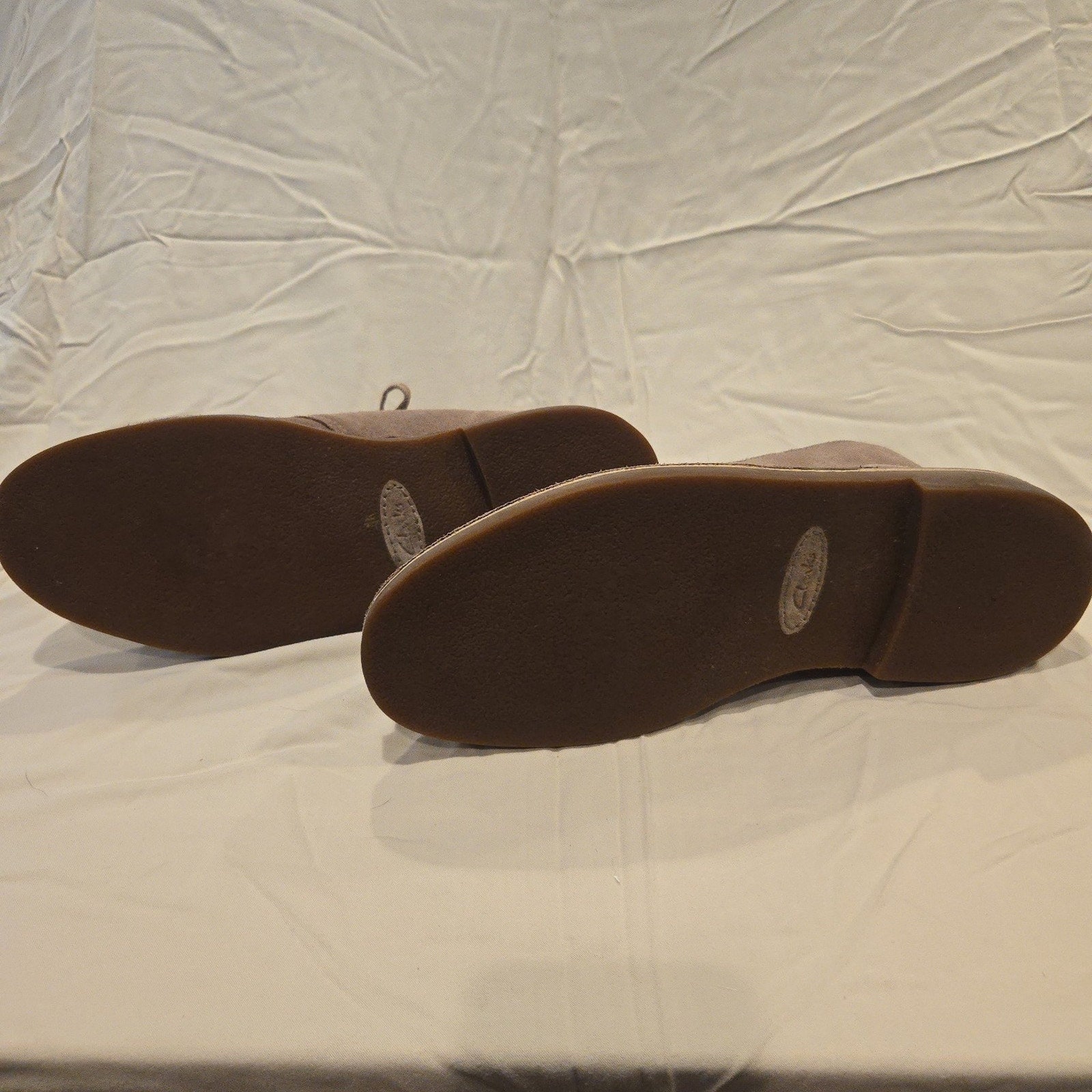 clarks bushacre 2 sand suede