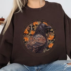 Fall Crow Sweatshirt Cottagecore Shirt Dark Academia Aesthetic Shirting Witchy Raven Sweater Gift for Gothic Friend Nature Lovers Gifting