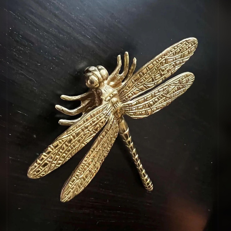 Dragonfly Bronze Cabinet Knob | Decorative Animal Furniture Drawer Pull