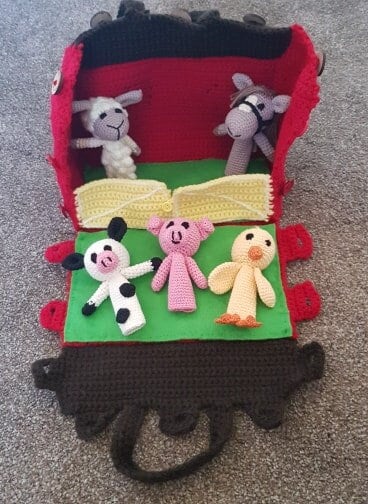 Häkelanleitung: Fingerpuppen mit Scheunentasche, Fingerpuppen für Kinderlieder, Fünf Tiere vom Bauernhof, Spielmatte für Scheune, Geschichtenerzählen
