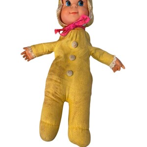 Vintage 1970 Mattel Baby Cuddly Beans 15&quot; Baby Doll Bean Bag w/ Bonnet Yellow