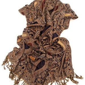 Vintage Style Paisley Pashmina Shawl – Navy & Gold Floral Scarf