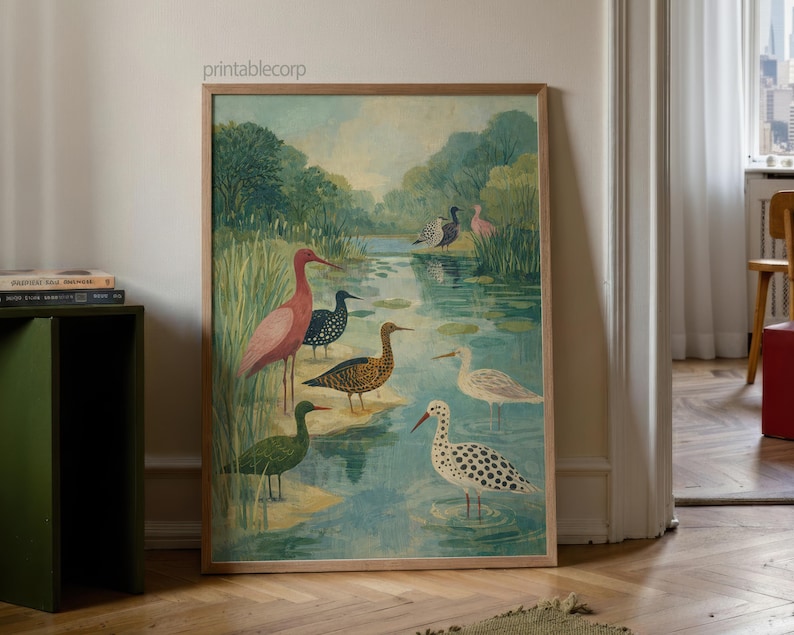 Puede incluir: Una impresi&oacute;n en acuarela enmarcada que presenta un sereno paisaje acu&aacute;tico con varias especies de aves. La obra de arte muestra una paleta de verdes, azules y marrones, con representaciones detalladas de aves en su h&aacute;bitat natural. La impresi&oacute;n est&aacute; enmarcada en madera.