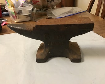 Vintage 6lb cast iron horn anvil .