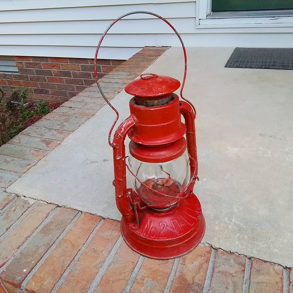 Vintage Dietz no. 2 D-Lite kerosene lantern