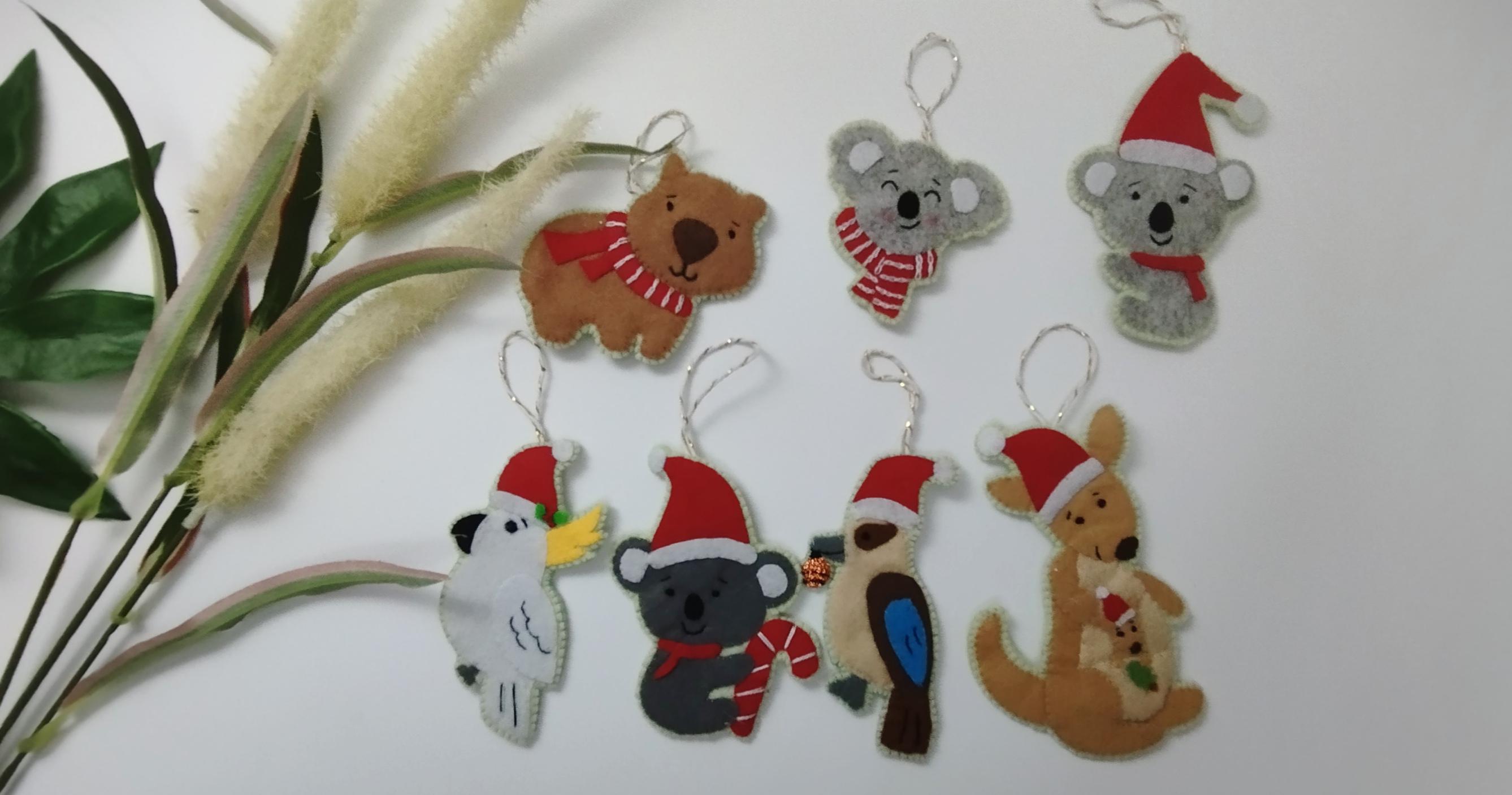 Christmas tree decoration, felt Australian animals, felt koala, kangaroo, wombat, kookaburra, cockatoo. tree decoration, felt gift tags.
