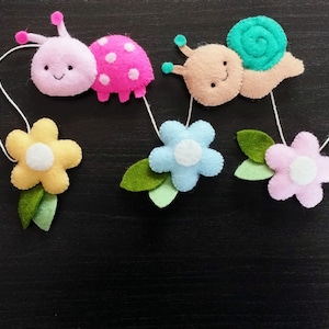 Bugs felt garland, kids room decor, girls room decor, nursery decoration, birthday party decorations. Butterfly wall hanging