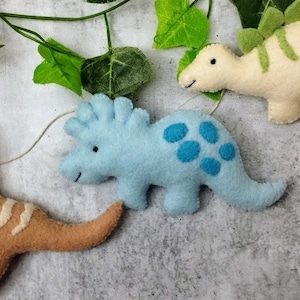 Felt Dinosaur garland, birthday party garland, boys birthday gift, kids room decor theme party garland