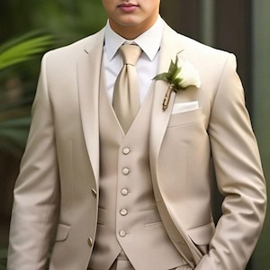 Ivory 3-Piece Men&#39;s Suit: Slim Fit Wedding Tuxedo