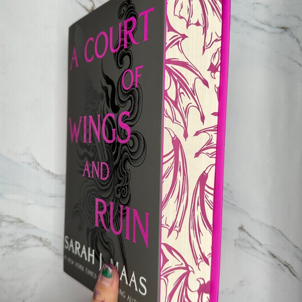 A Court of Wings and Ruin Sprayed Edges HARDCOVER