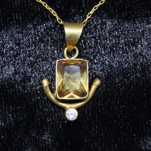 Color Change Diaspore Necklace -  Solid Silver Pendant - Stone and Silver Necklace - Yellow Gold Necklace - Handmade Silver - gıft for her